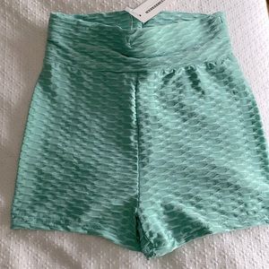 Textured gym shorts